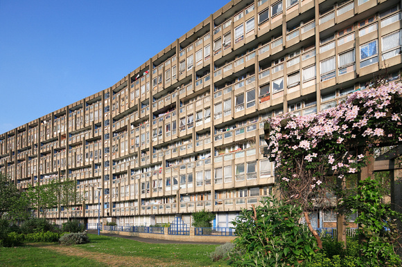 Robin Hood Gardens (1968–72), in Poplar, east London, designed by Alison and Peter Smithson.